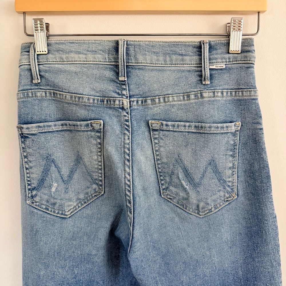 MOTHER The Hustler Ankle Chew Jeans 26 Light Wash Distressed Raw Hem Crop - Picture 10 of 16